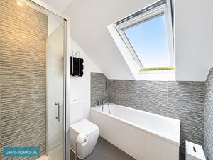 En-suite- click for photo gallery